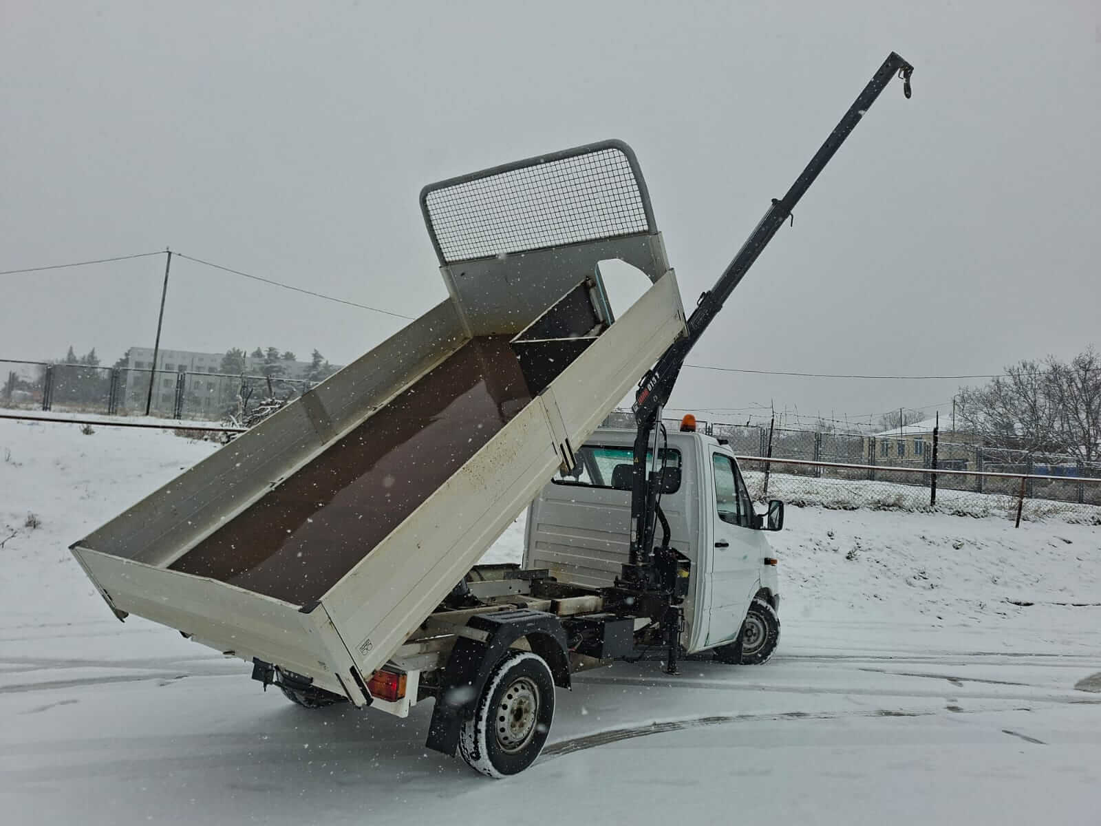 თვითმცლელი, მანიპულატორი, თვითმცლელი მანიპულატორით.